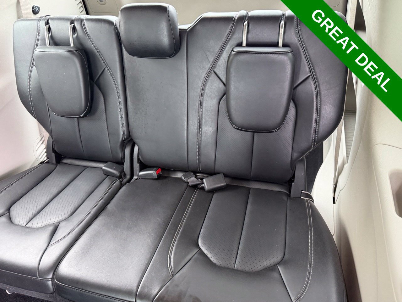 Used 2024 Chrysler Pacifica Touring-L FWD image 36