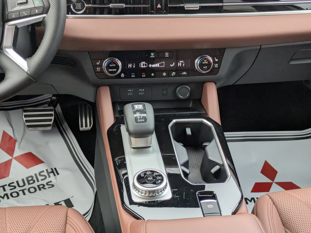 New 2026 Mitsubishi Outlander SEL FWD image 17