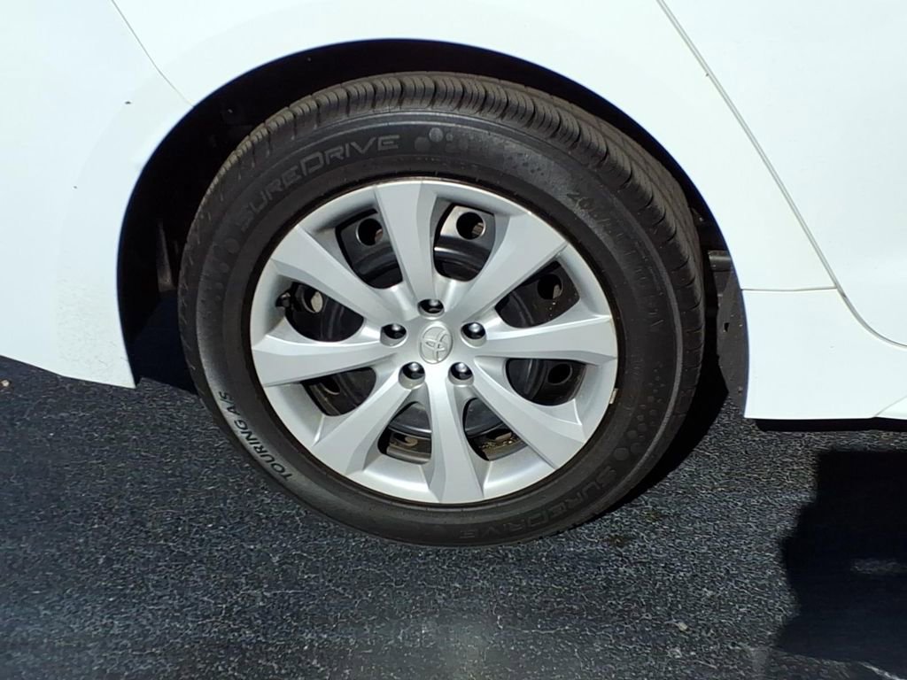 Used 2021 Toyota Corolla LE w/ Carpet Mat Package (TMS) FWD image 11
