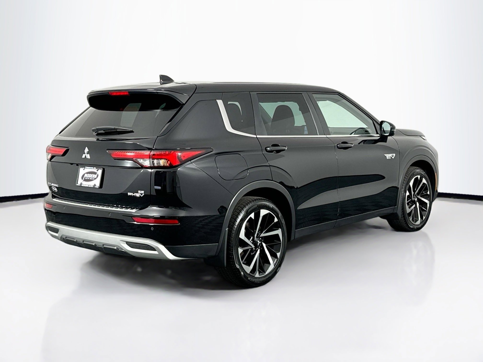 Used 2023 Mitsubishi Outlander SE AWD/4WD image 11