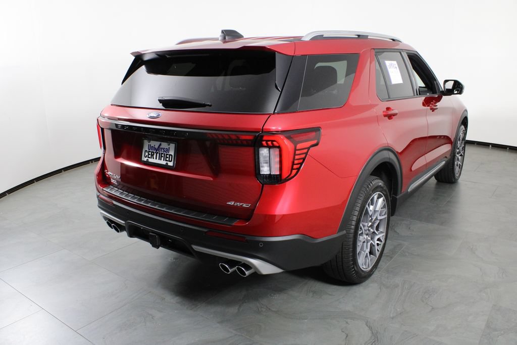 Used 2025 Ford Explorer Platinum w/ Ultimate Package AWD/4WD image 3