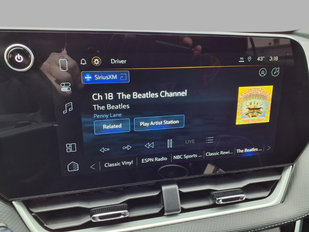 Used 2025 Chevrolet Equinox LT image 5