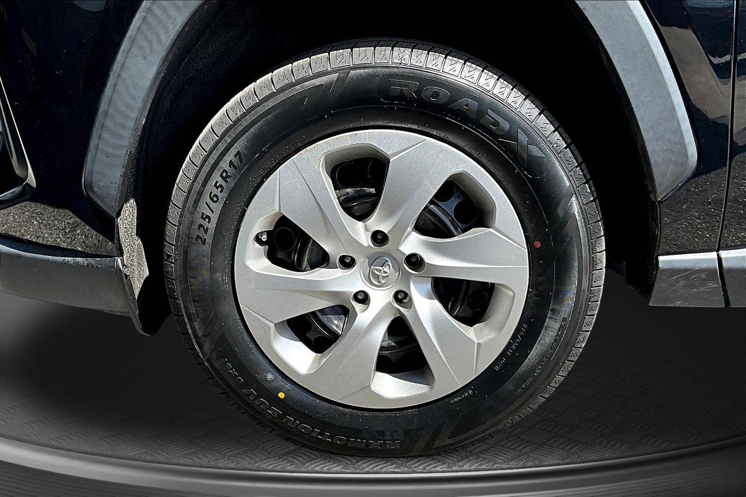 Used 2023 Toyota RAV4 LE AWD/4WD image 30