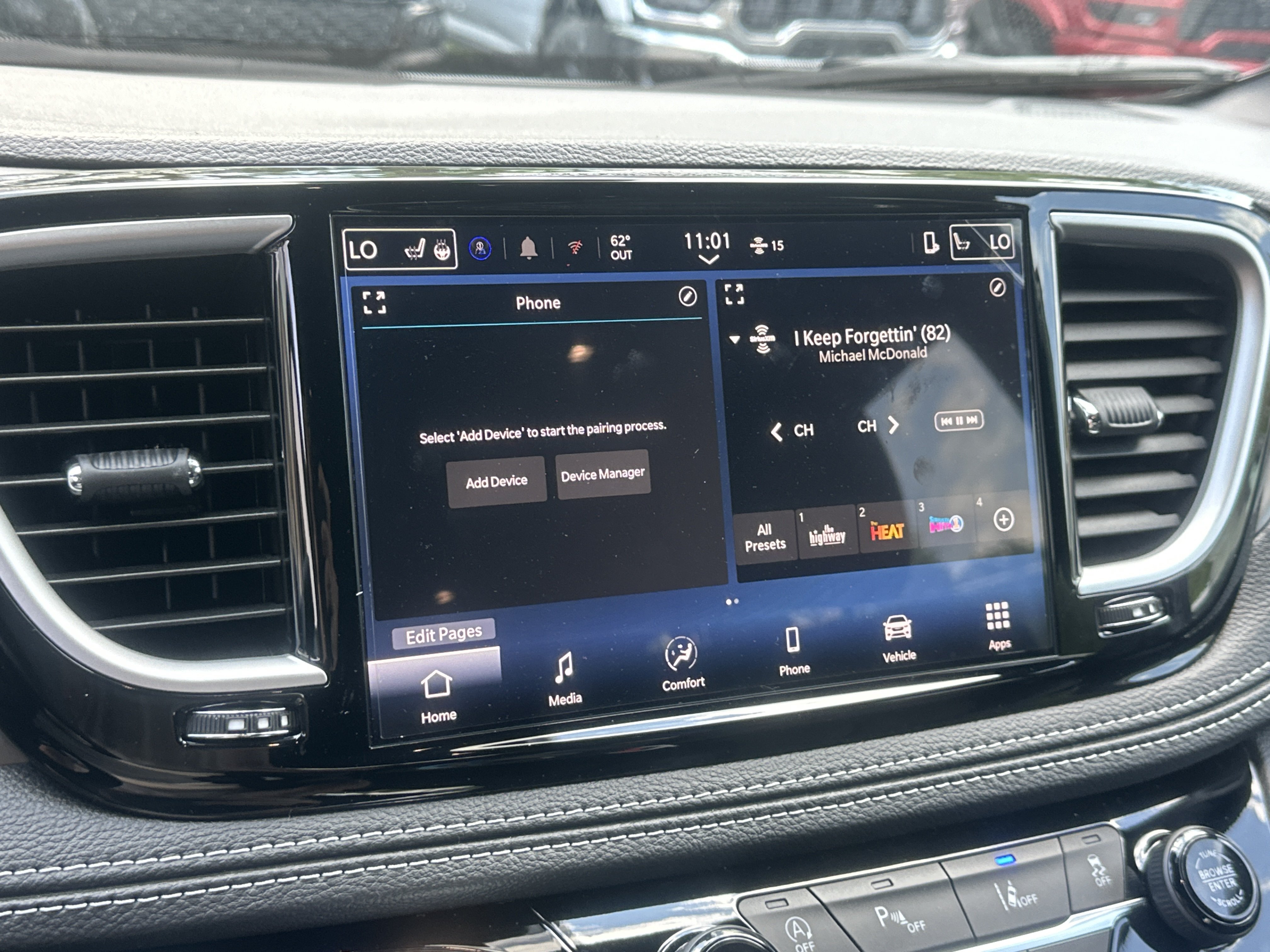 New 2027 Chrysler Pacifica Select FWD image 5