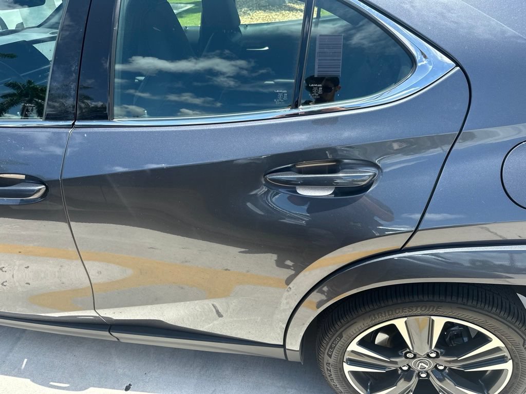 Certified 2025 Lexus UX 300h FWD w/ Accessory Package (Z2) image 7