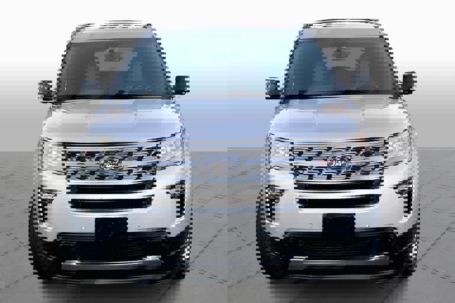 Used 2018 Ford Explorer XLT w/ Equipment Group 202A image 4