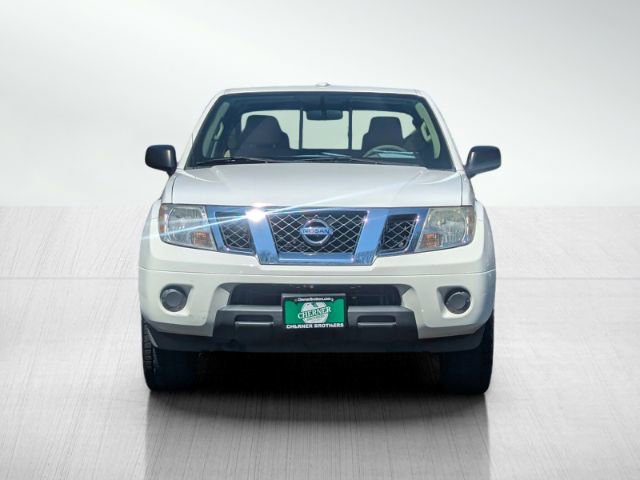 Used 2015 Nissan Frontier SV image 2