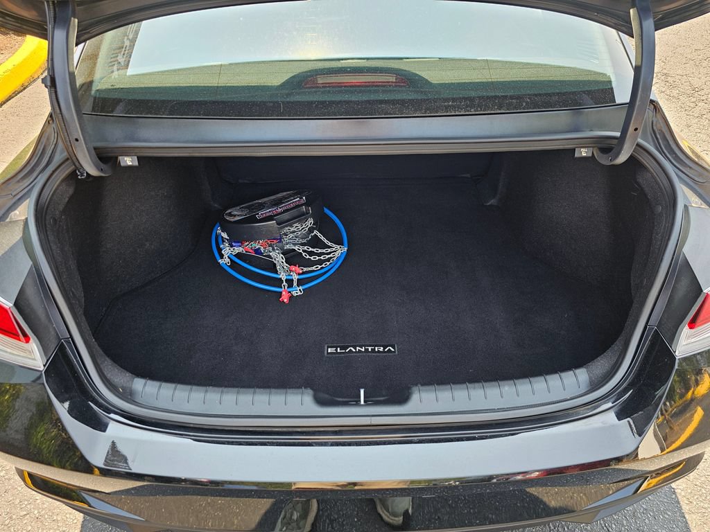 Used 2023 Hyundai Elantra SEL FWD image 13