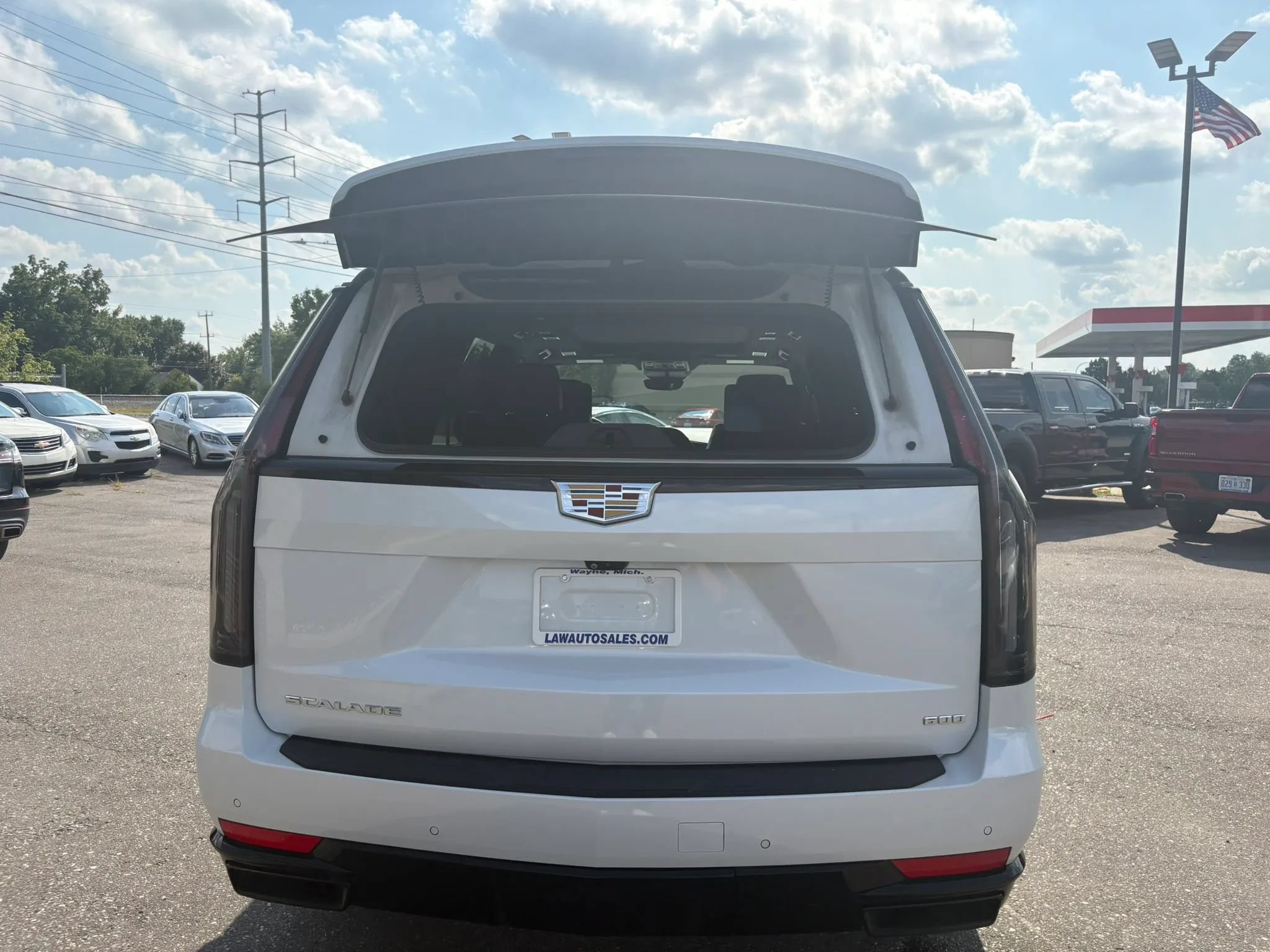 Used 2022 Cadillac Escalade Sport Platinum AWD/4WD image 9