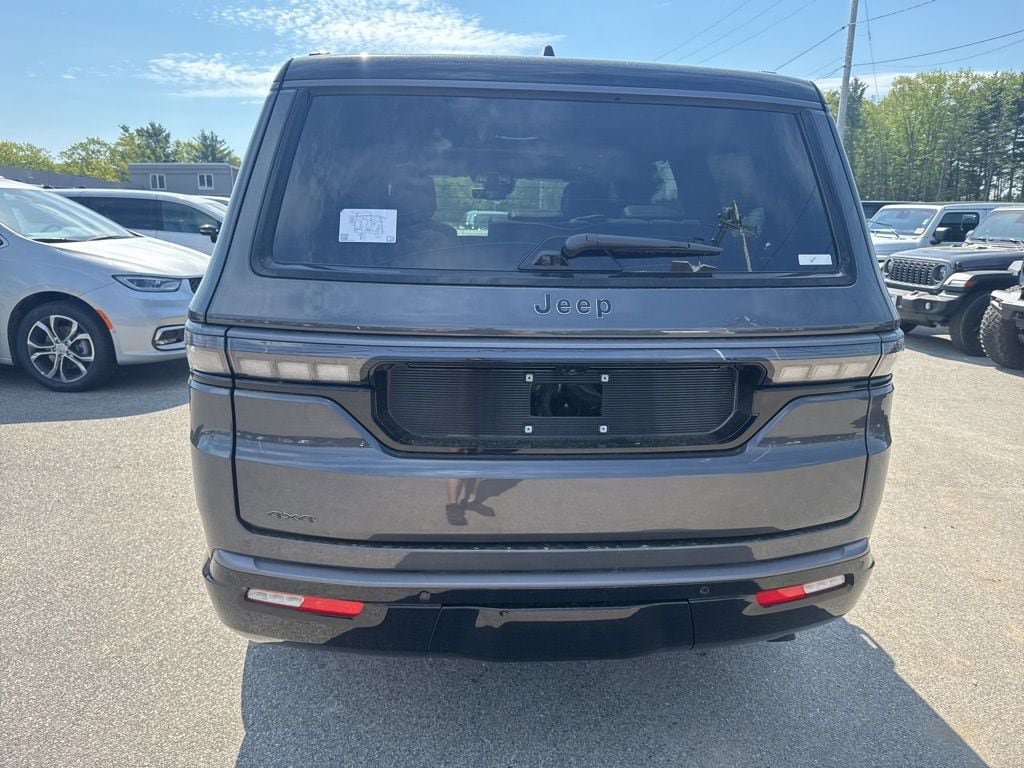 New 2026 Jeep Grand Wagoneer Summit AWD/4WD image 4