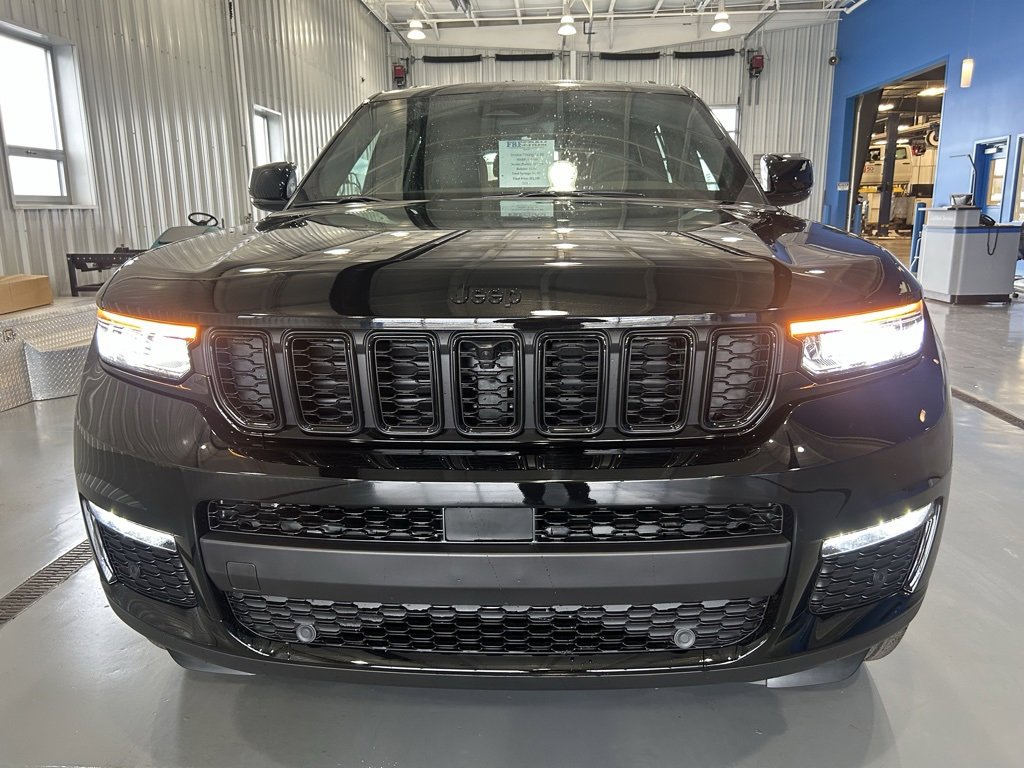 New 2025 Jeep Grand Cherokee L Limited w/ Luxury Tech Group II image 2