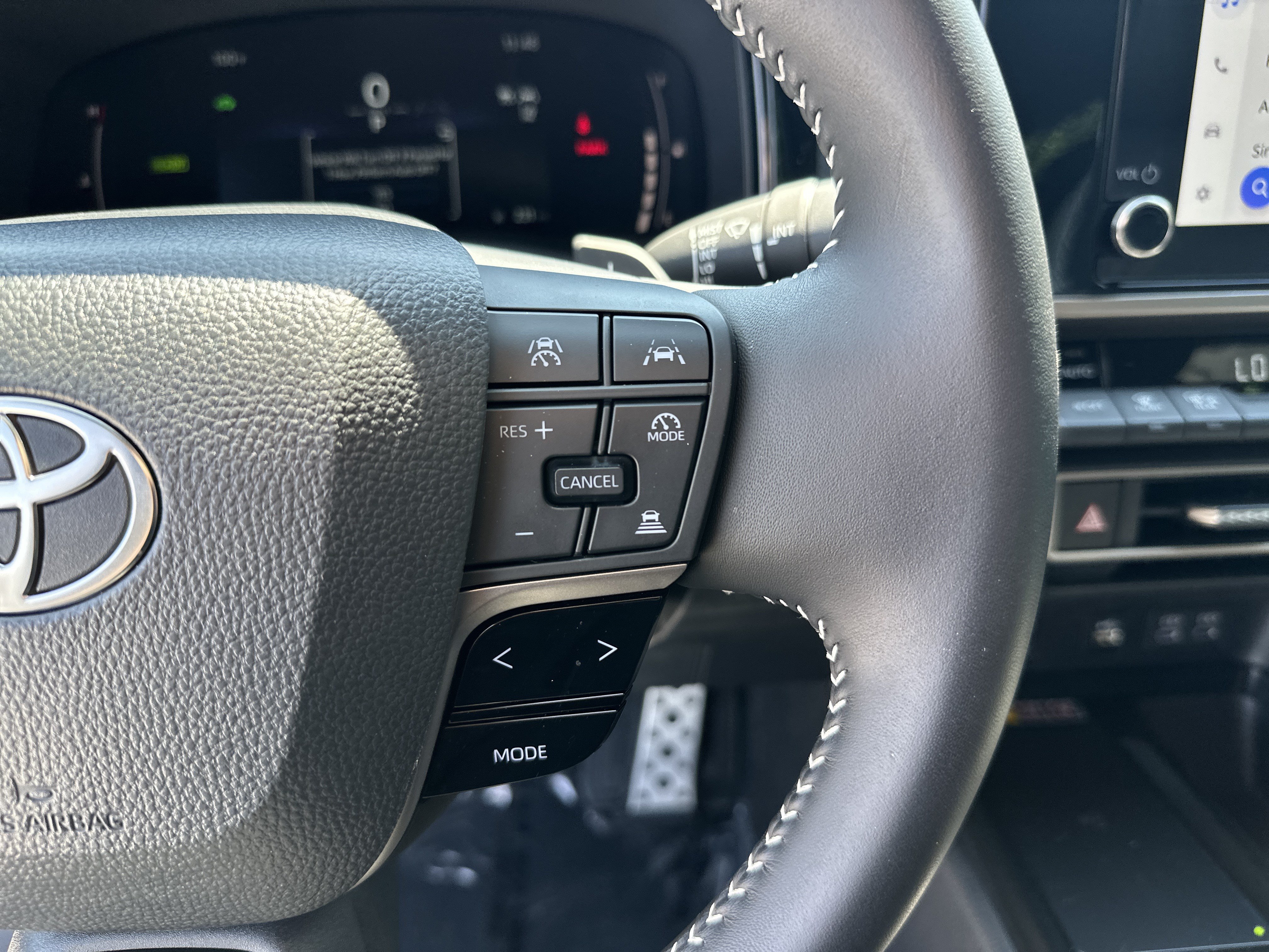 Used 2025 Toyota Camry SE FWD image 20