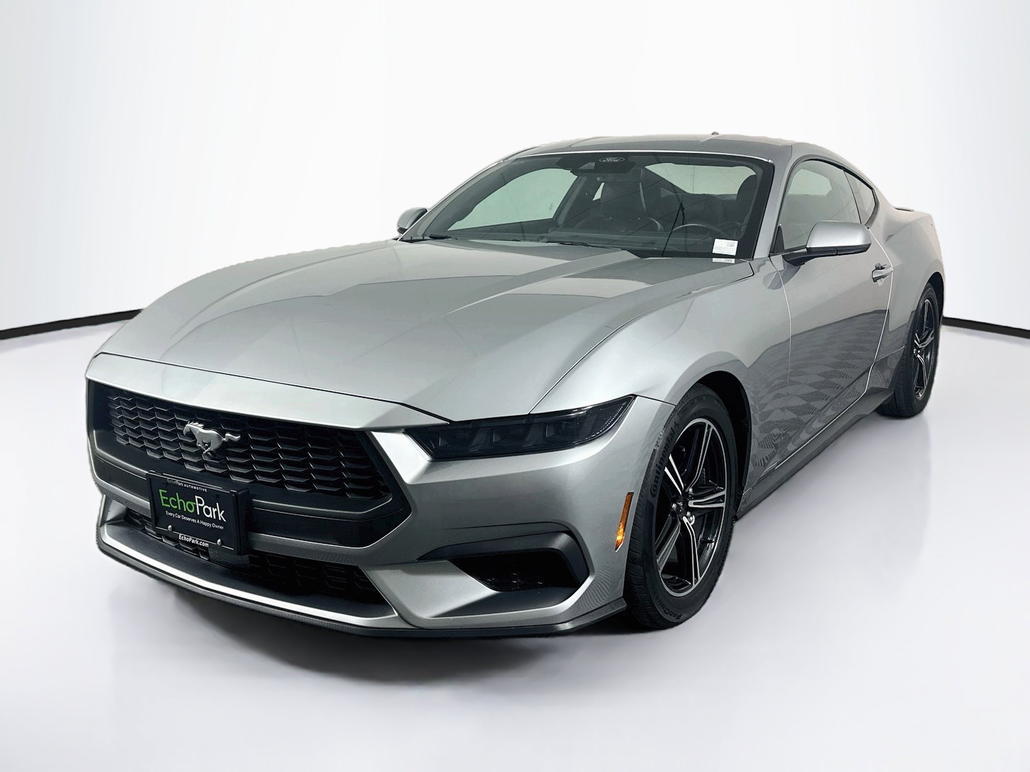 Used 2025 Ford Mustang Premium RWD image 3