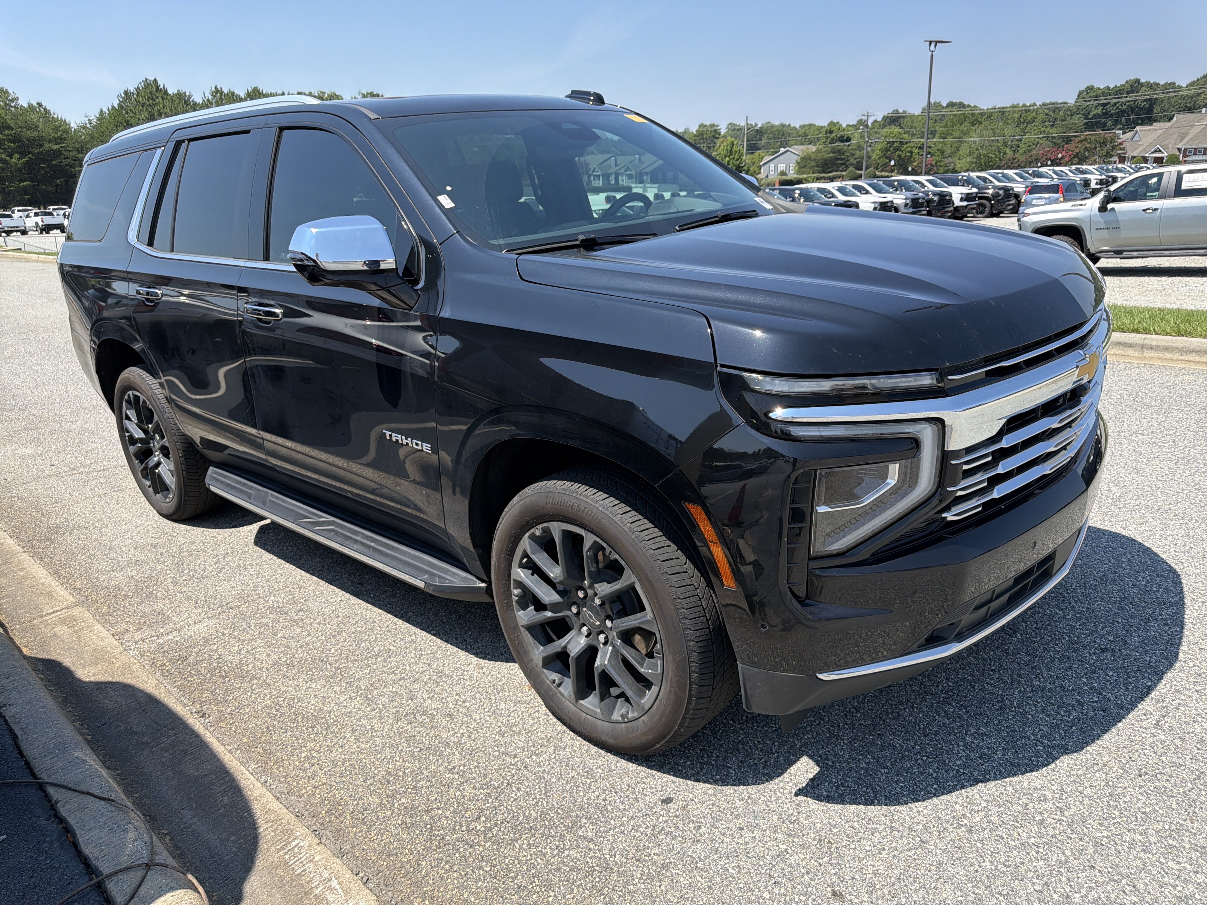 Used 2025 Chevrolet Tahoe Premier AWD/4WD image 2