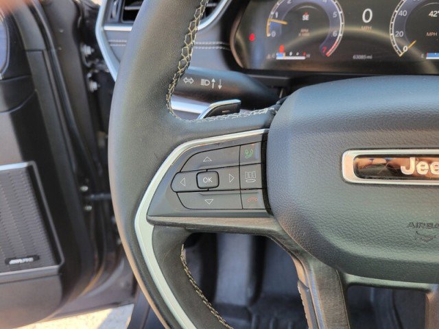Used 2023 Jeep Grand Cherokee L Limited w/ Luxury Tech Group II image 18