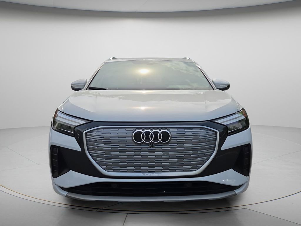 Used 2023 Audi Q4 e-tron Premium Plus w/ Premium Plus image 4
