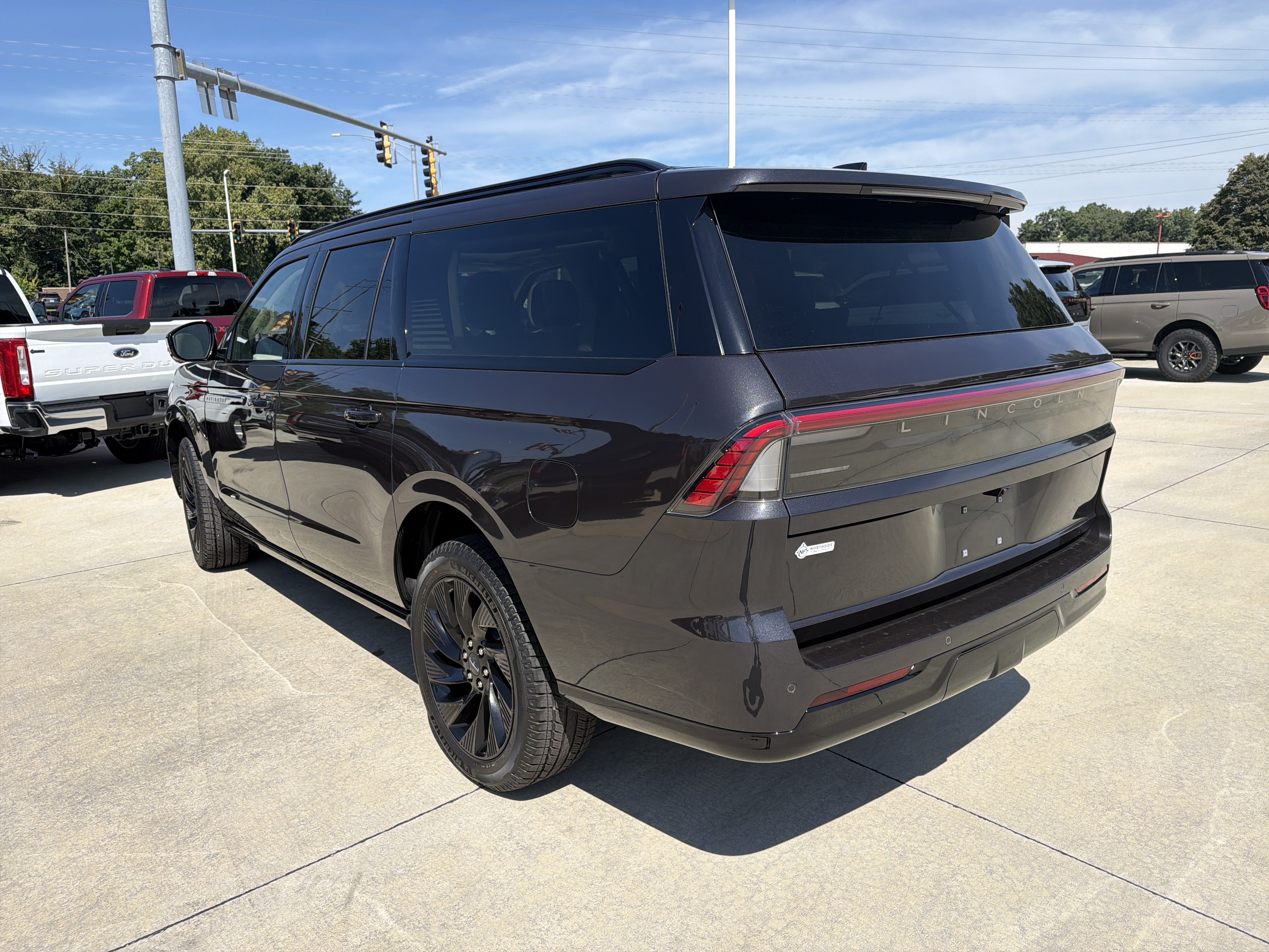 New 2027 Lincoln Navigator L Reserve AWD/4WD image 5