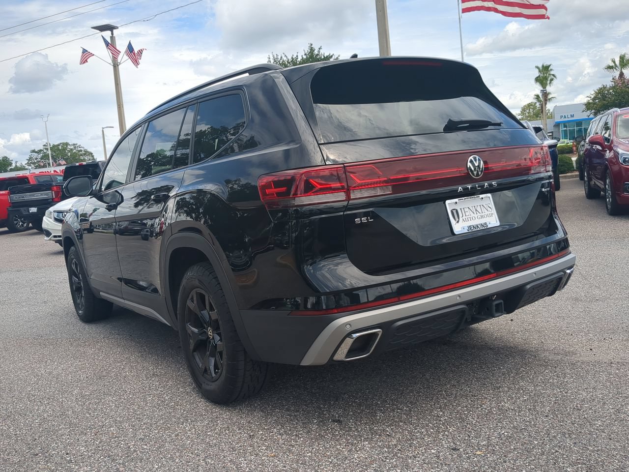 Used 2024 Volkswagen Atlas Peak Edition SEL AWD/4WD image 6