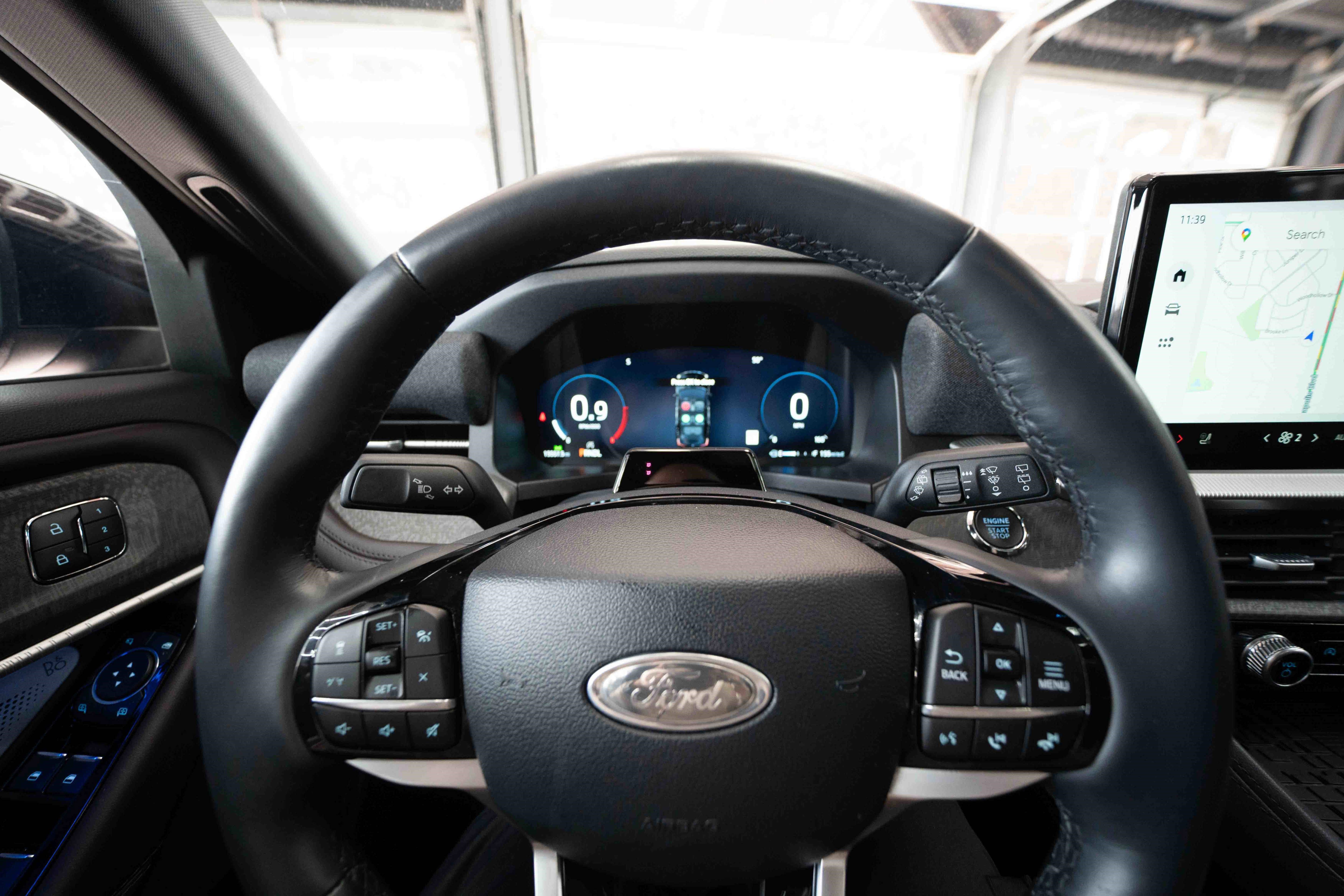 Used 2025 Ford Explorer Platinum w/ LUX Leather Package image 15