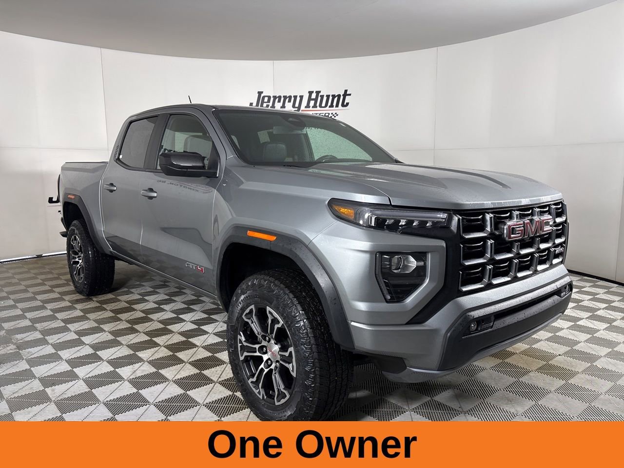 Used 2025 GMC Canyon AT4 image 4