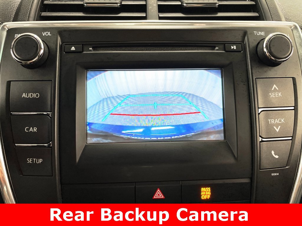 Used 2016 Toyota Camry LE image 3