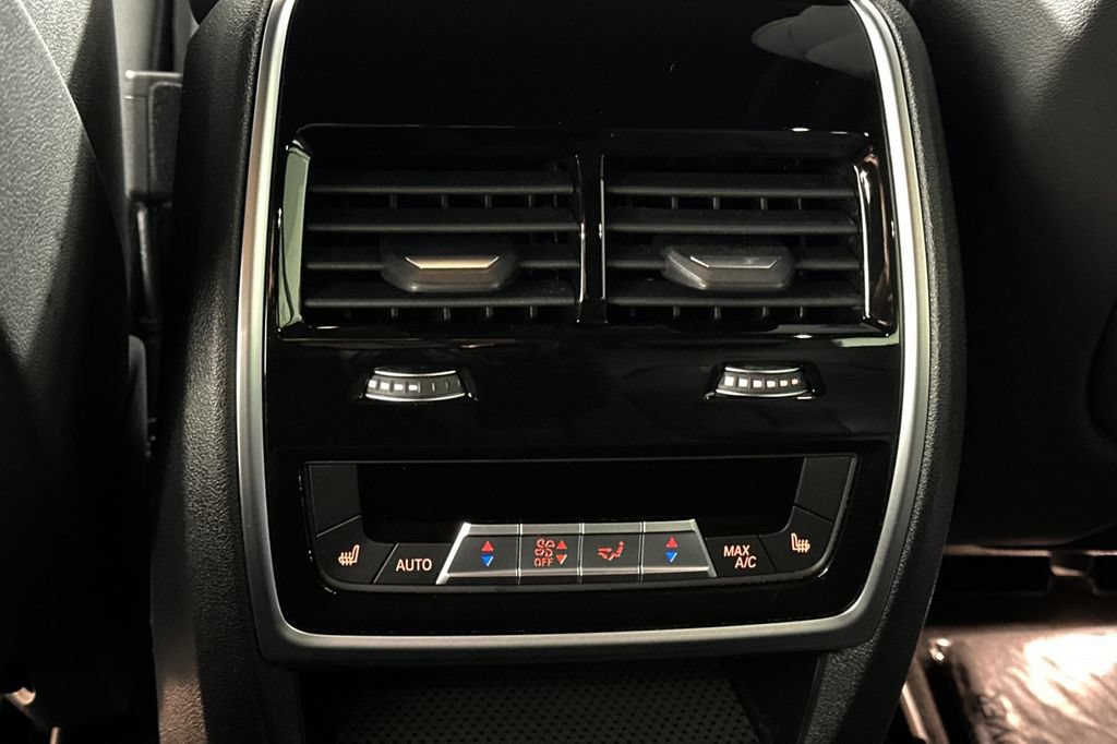 Used 2019 BMW X5 xDrive40i w/ Premium Package 2 AWD/4WD image 16