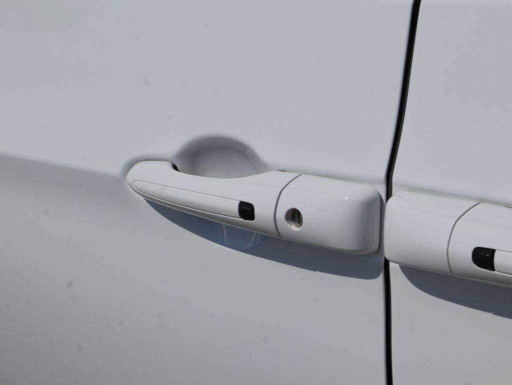 New 2026 Chrysler Pacifica Select FWD image 18