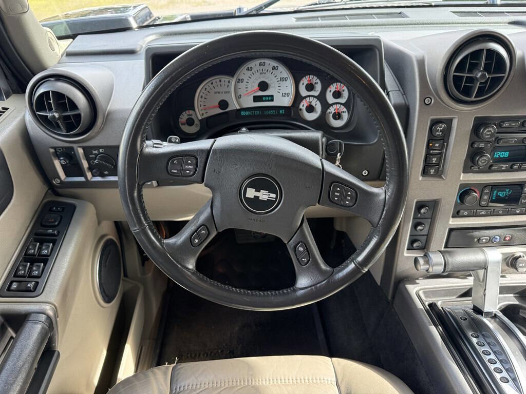 Used 2004 HUMMER H2 w/ Preferred Equipment Group image 25
