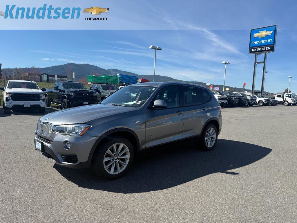 Used 2017 BMW X3 xDrive28i image 3