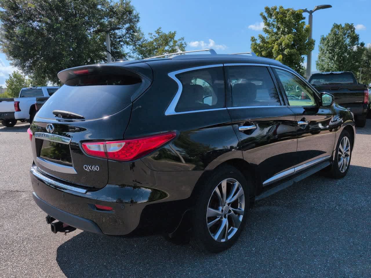 Used 2015 INFINITI QX60 FWD w/ Deluxe Touring Package image 6