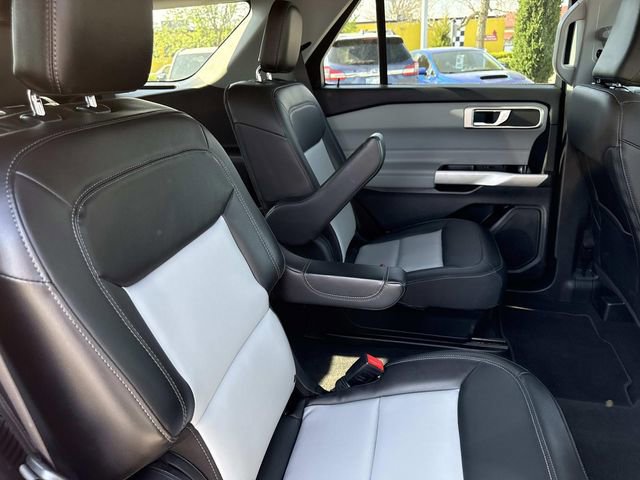 Used 2022 Ford Explorer XLT w/ Equipment Group 202A image 21