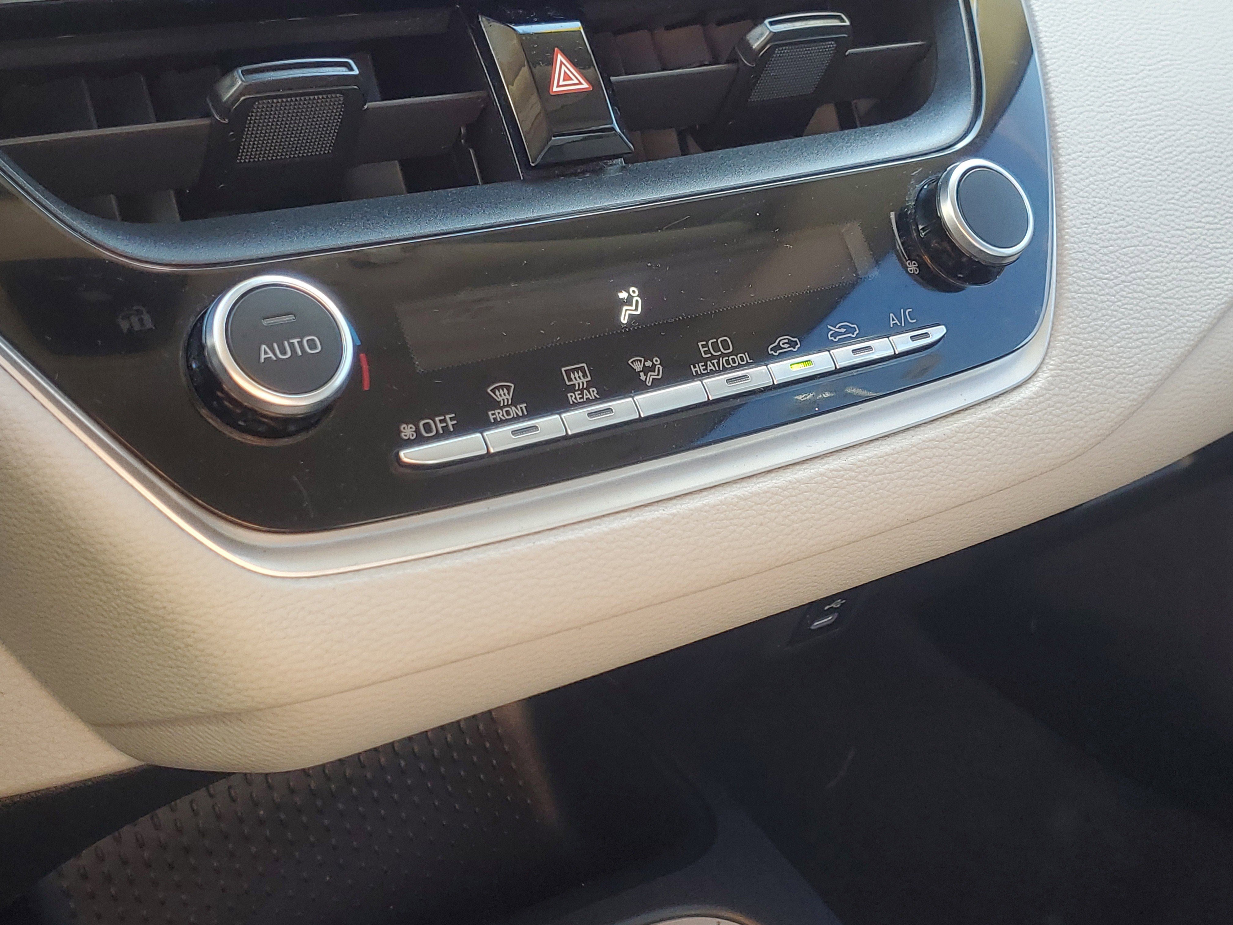 Used 2023 Toyota Corolla LE image 28