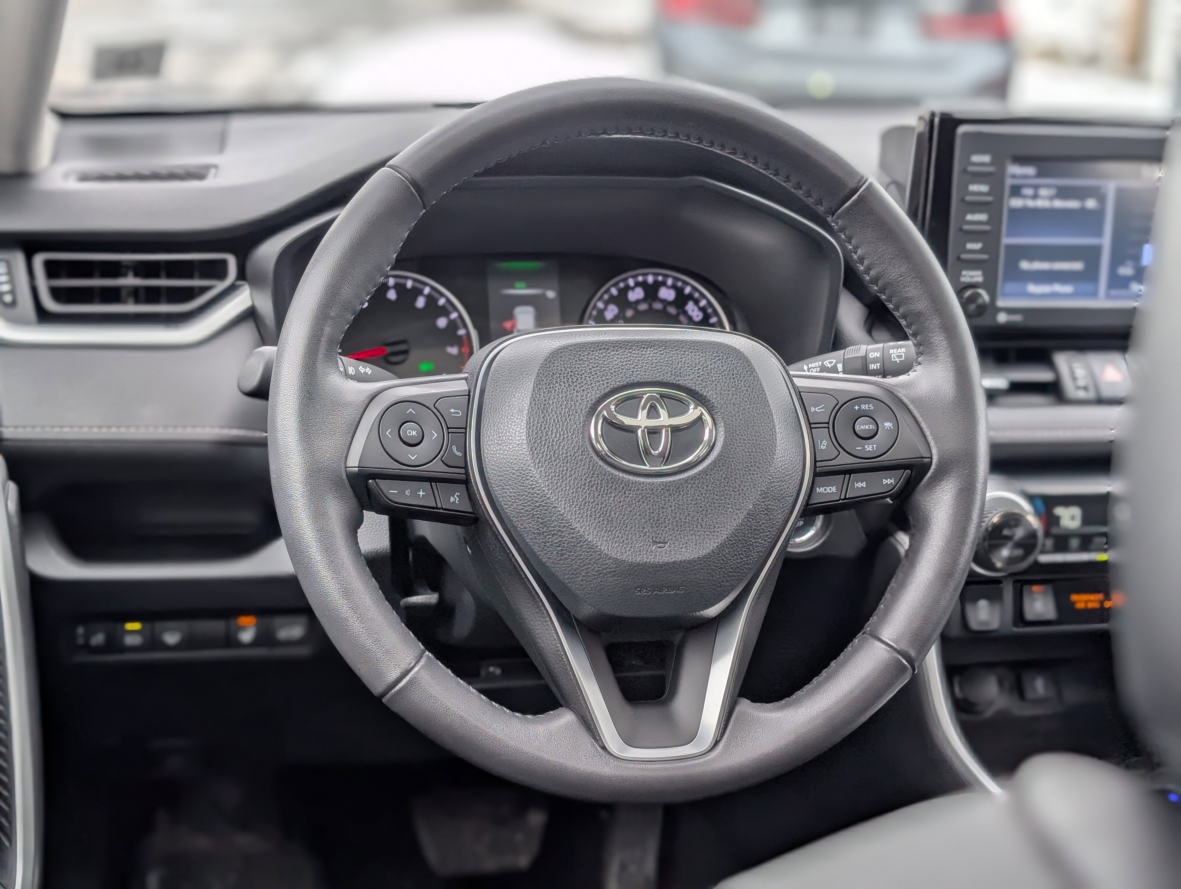 Used 2022 Toyota RAV4 XLE Premium image 17