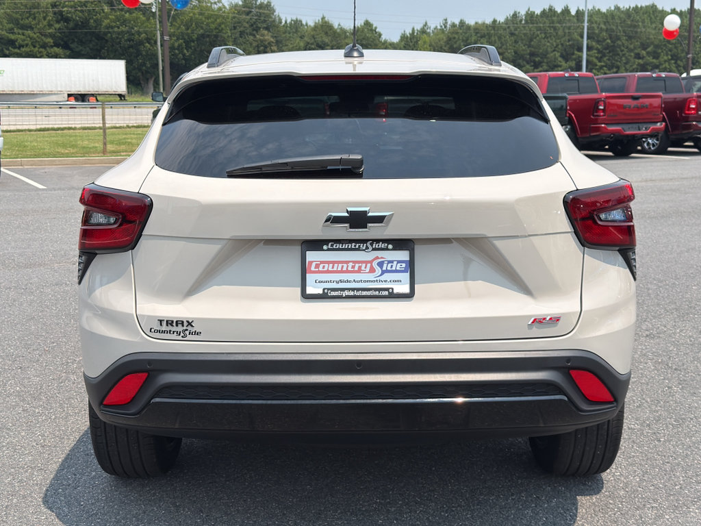 Used 2026 Chevrolet Trax RS w/ Sunroof Package FWD image 7