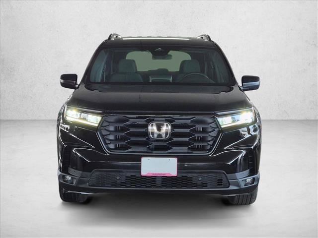 Used 2025 Honda Pilot Sport image 2