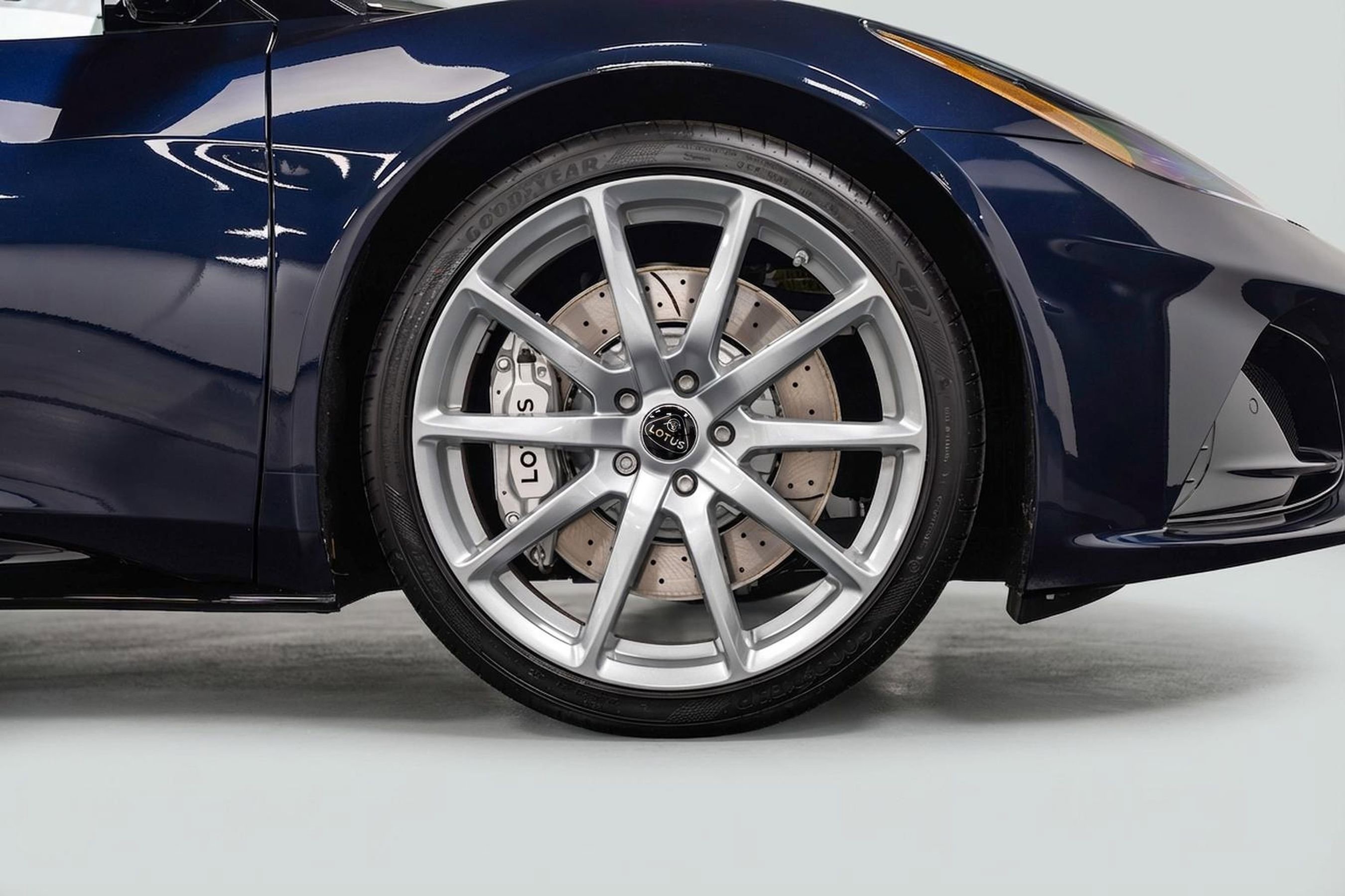 New 2025 Lotus Emira image 6