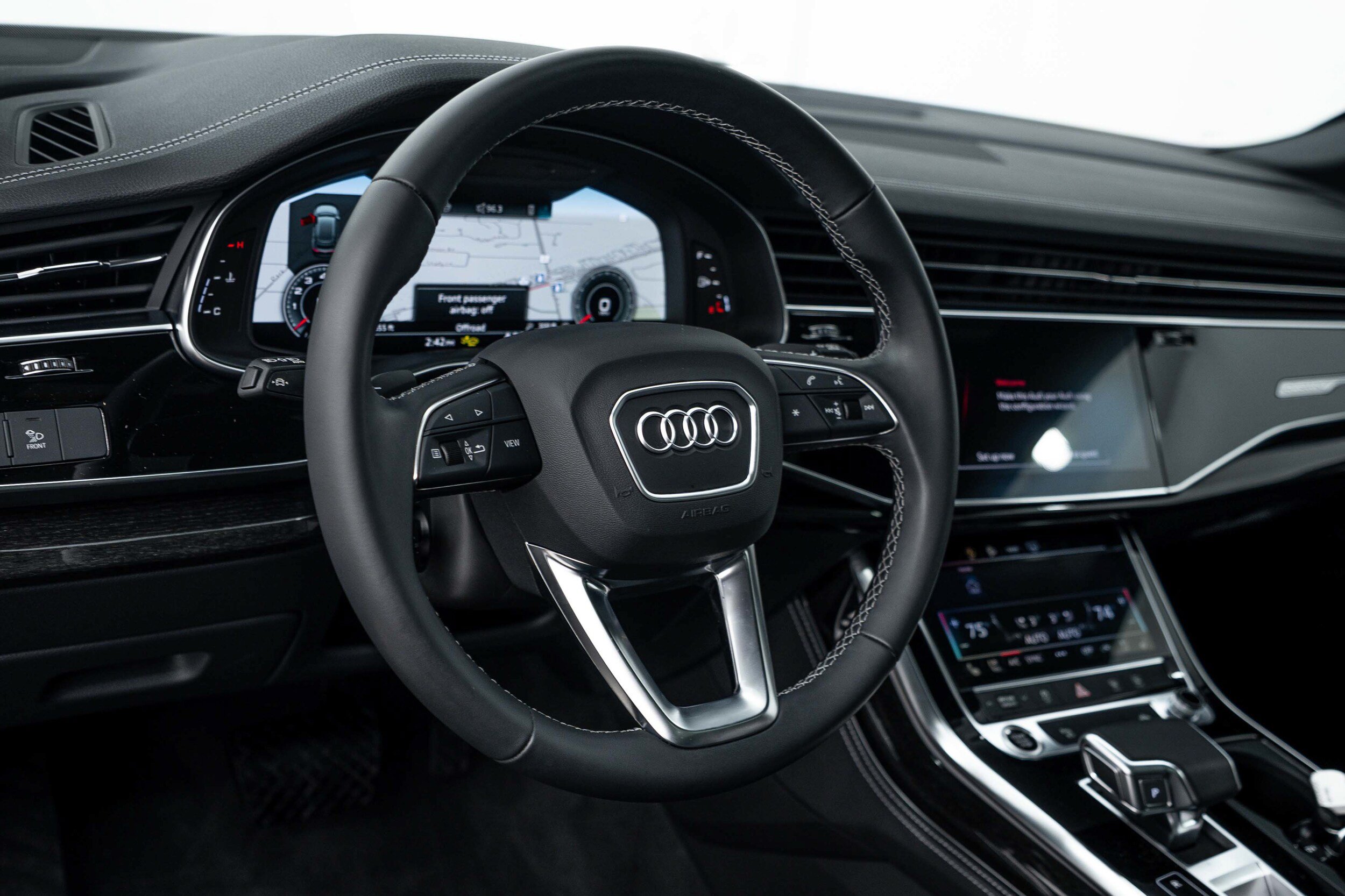Certified 2025 Audi Q8 Premium Plus w/ Premium Plus Package AWD/4WD image 10