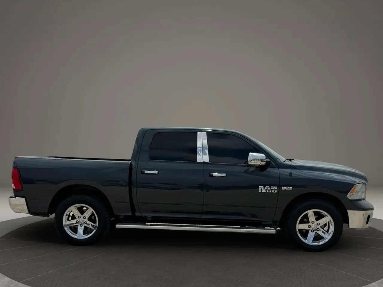Used 2017 RAM 1500 Lone Star RWD image 4