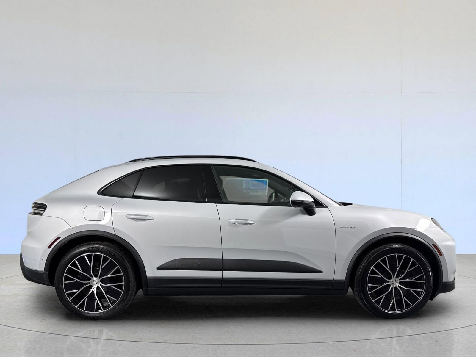 New 2026 Porsche Macan 4 Electric image 9