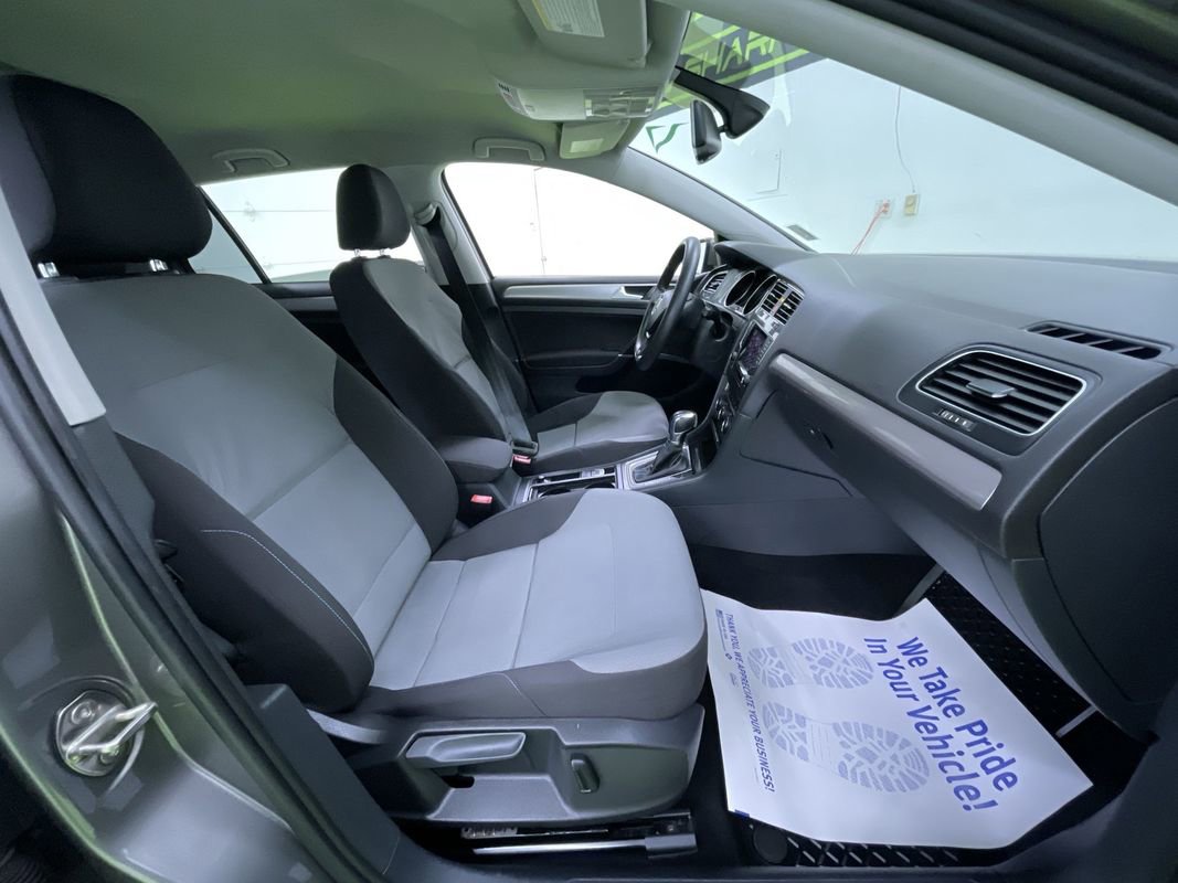 Used 2015 Volkswagen e-Golf Limited Edition image 30