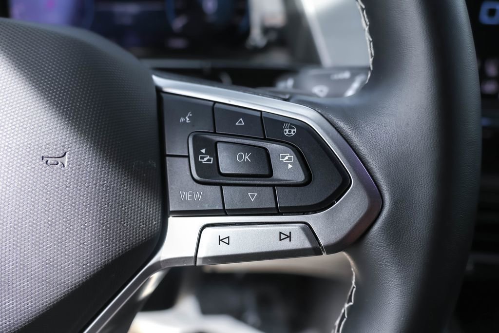 Certified 2025 Volkswagen Atlas Cross Sport SE image 22