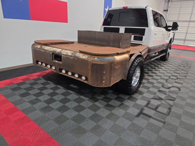 Used 2017 Ford F350 Lariat w/ Lariat Value Package AWD/4WD image 18