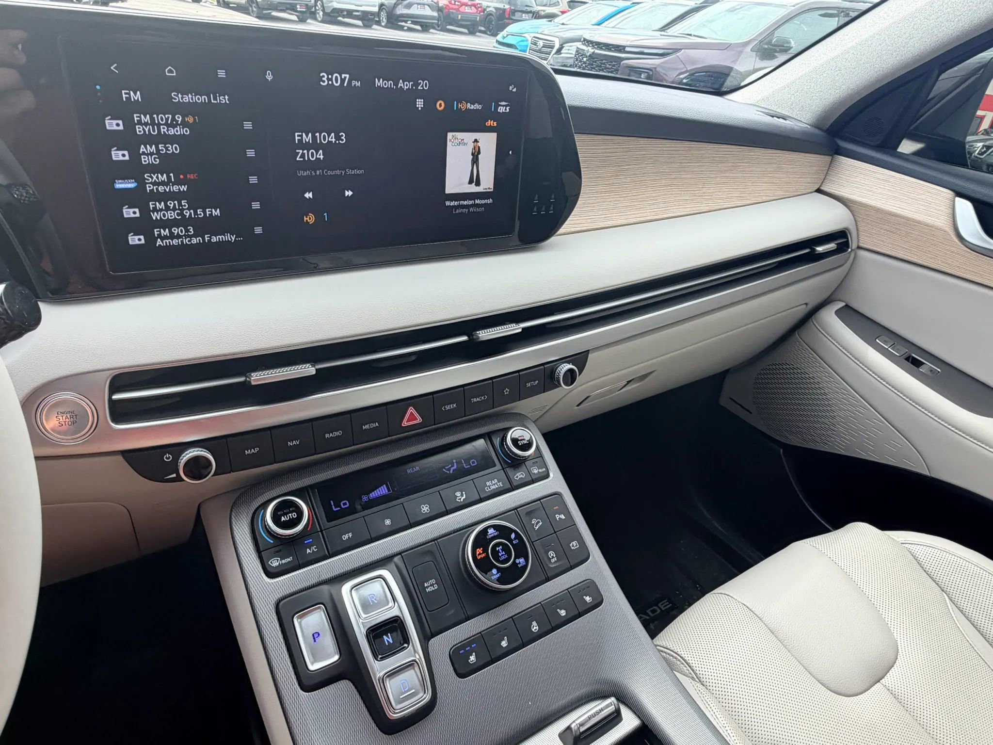 Used 2023 Hyundai Palisade Limited w/ Winter Package image 18