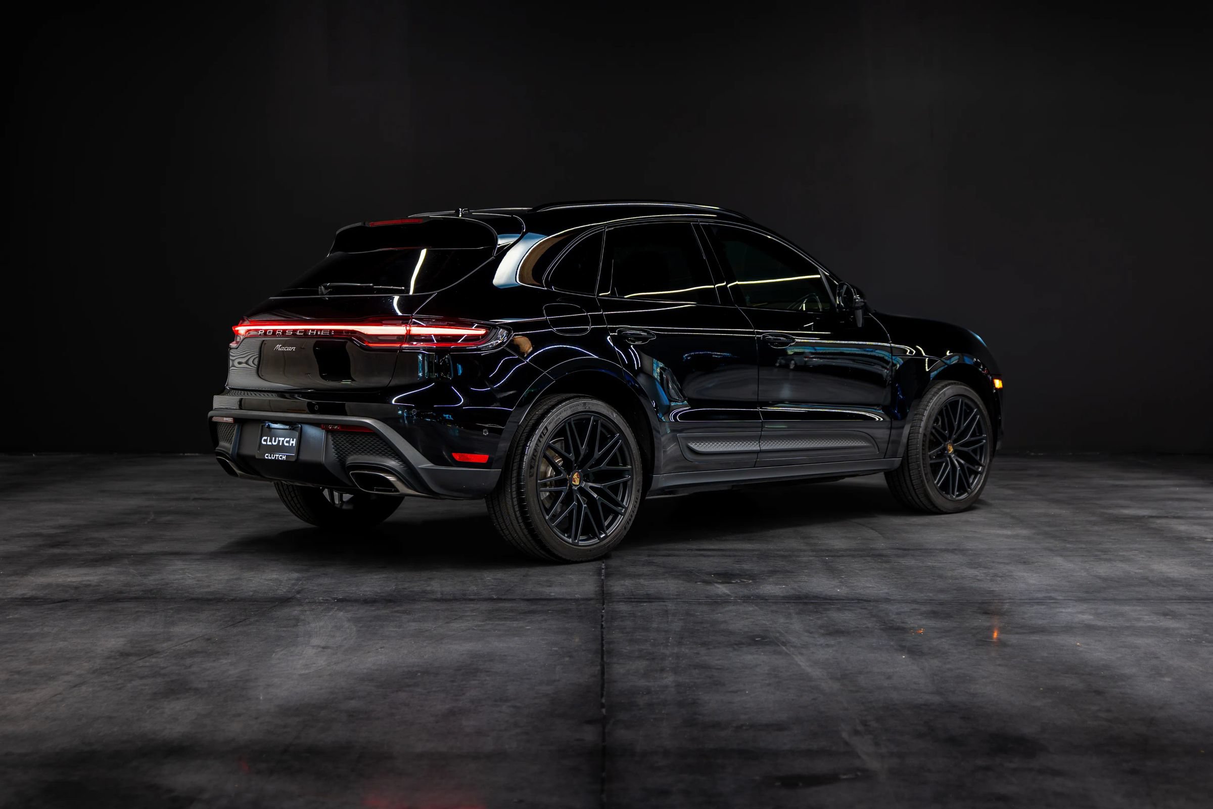 Used 2024 Porsche Macan AWD/4WD image 5