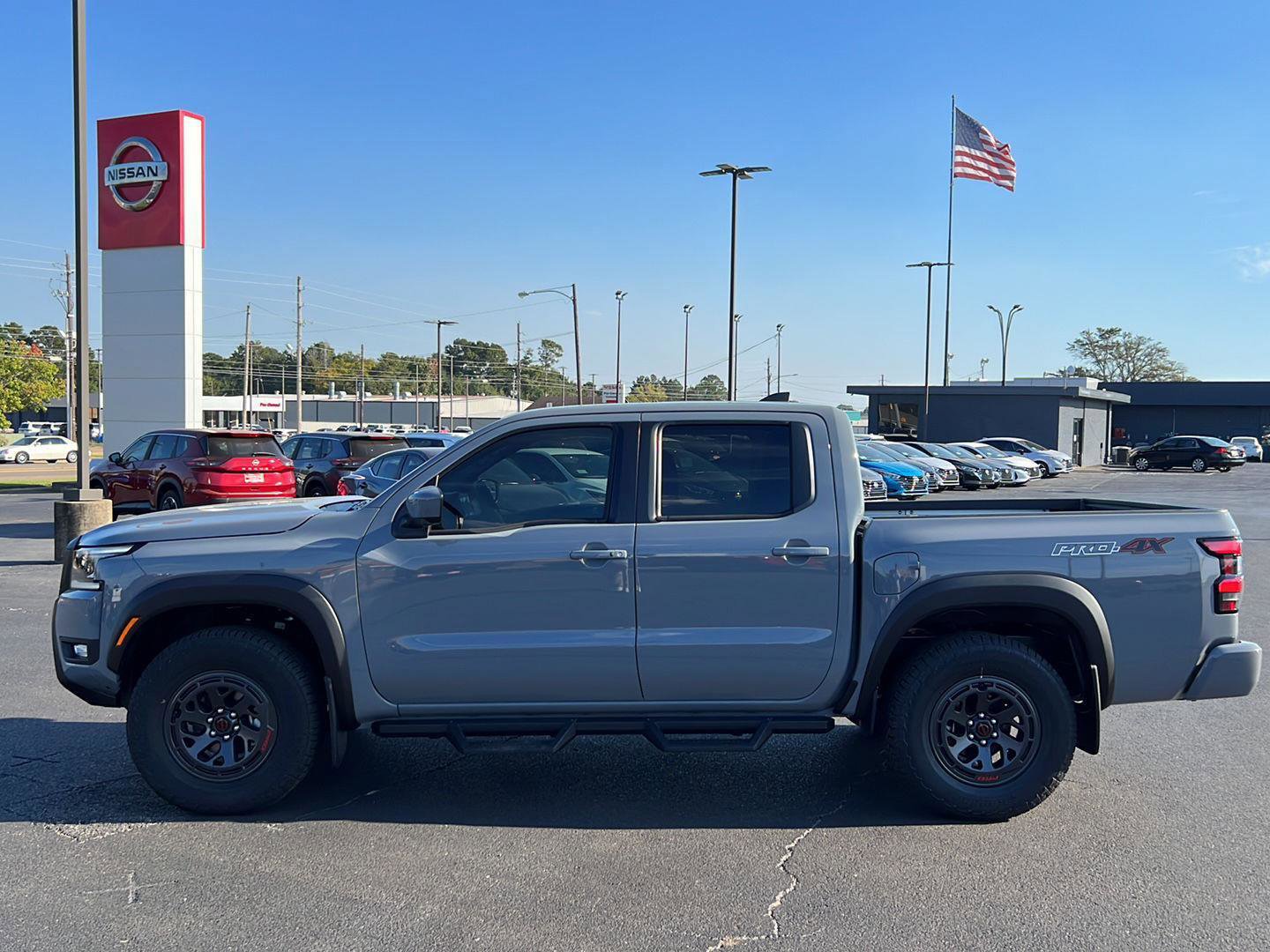 New 2026 Nissan Frontier PRO-4X w/ Pro-4x Convenience Package image 8