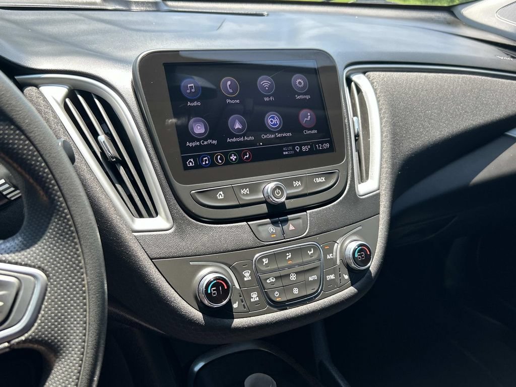 Used 2022 Chevrolet Malibu LT FWD image 27