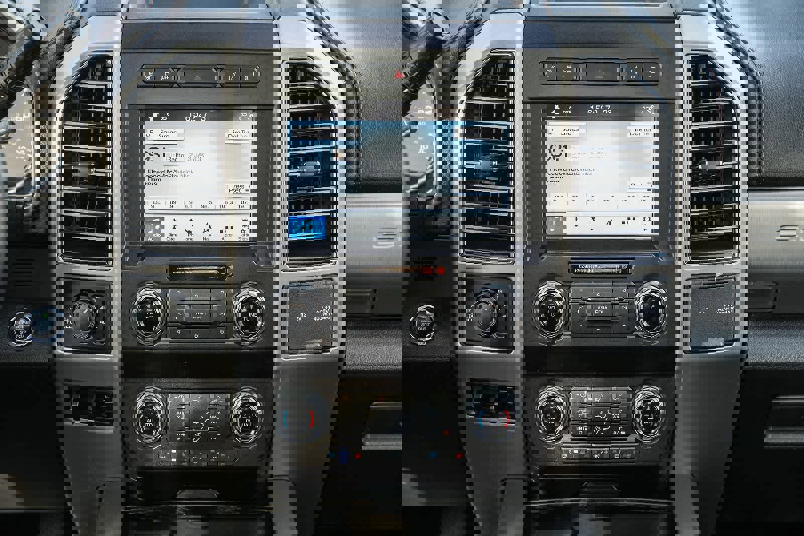 Used 2019 Ford F350 Platinum w/ Platinum Ultimate Package image 13