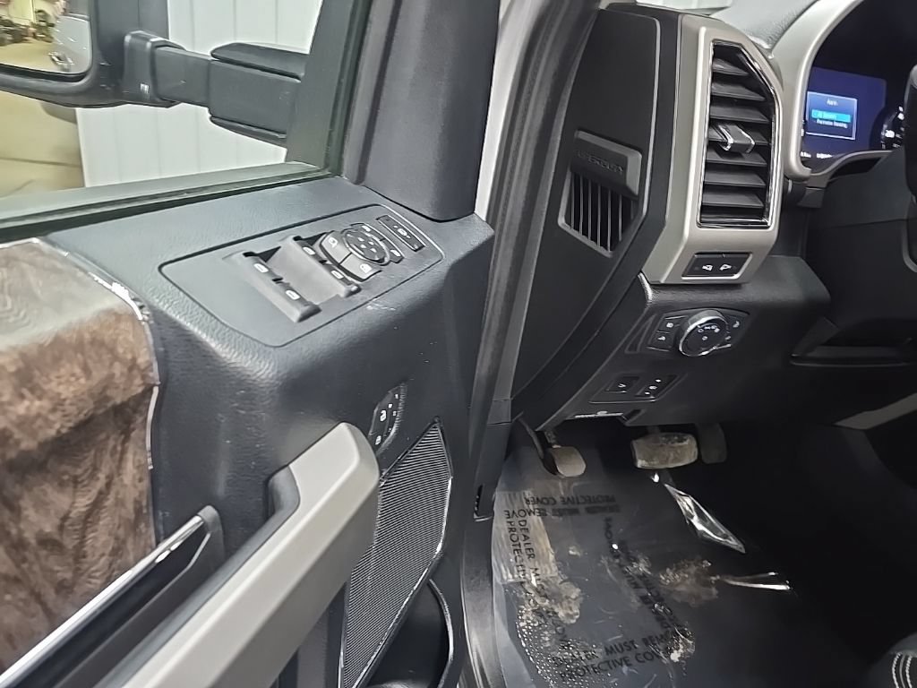 Used 2019 Ford F250 Lariat w/ Lariat Ultimate Package AWD/4WD image 29