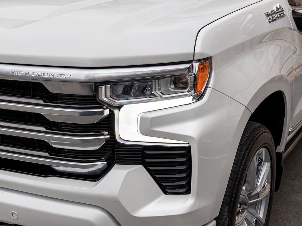 Used 2024 Chevrolet Silverado 1500 High Country w/ Technology Package AWD/4WD image 33