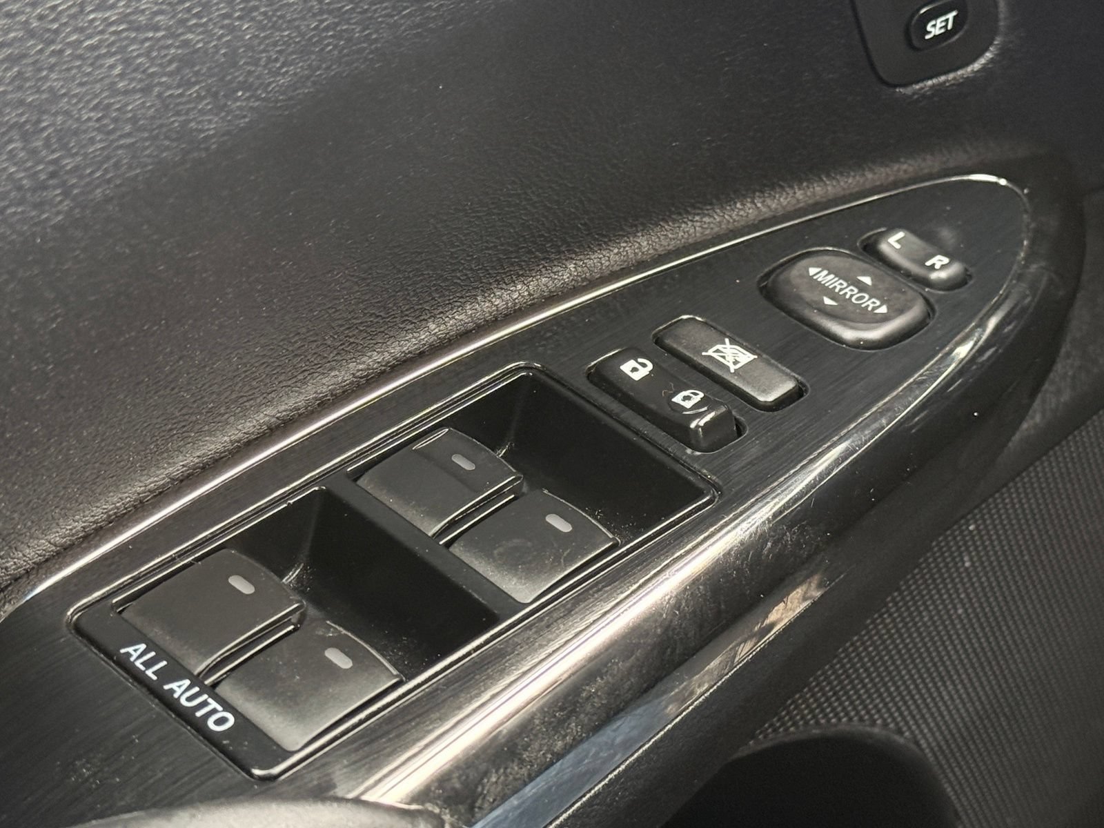 Used 2016 Toyota Avalon Limited w/ Toyota Safety Sense Package FWD image 33